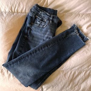 Kensie brand size 10 (30) ultimate high rise skinny, distressed vintage style.